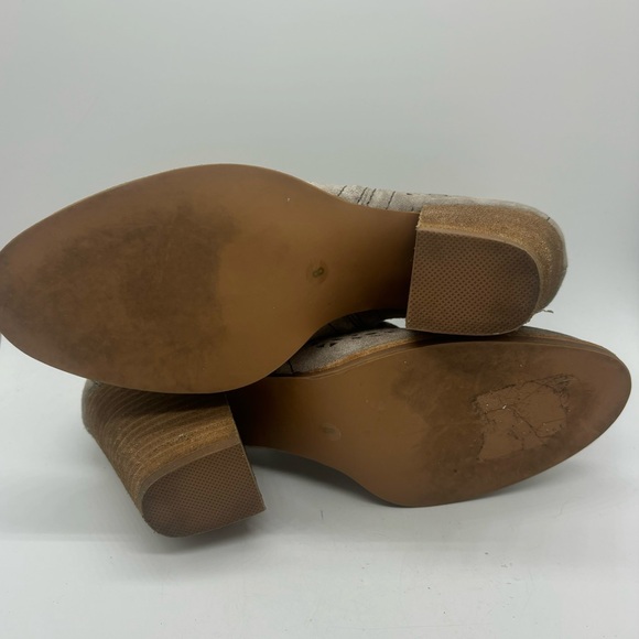 Jeffrey Campbell Rosalee Taupe Beige Perforated High Heel Booties Women 8 EUC - Picture 11 of 11